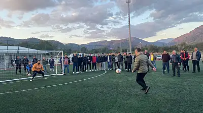 Fethiye'de Kaymakam Akkaya'nın Penaltı Atışıyla Turnuva Başladı