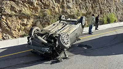 Fethiye'de Ölüdeniz yolunda tek taraflı kaza: 2 yaralı