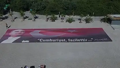 Dev Bayrak Açıldı