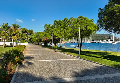 Fethiye Belediyesi'nden Göcek Sahiline Modern Dokunuş