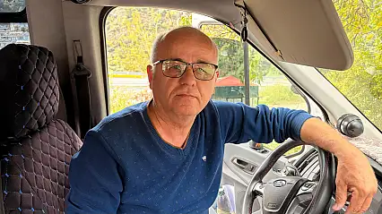 Fethiye'nin 'Şekerli Abi'si: Dolmuş Şoförü Özay Yalçın'dan 4 yıldır bitmeyen ikram geleneği