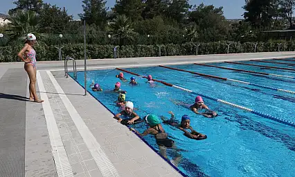 Büyükşehir'den Çocuklara Ücretsiz Yüzme Kursu Başladı