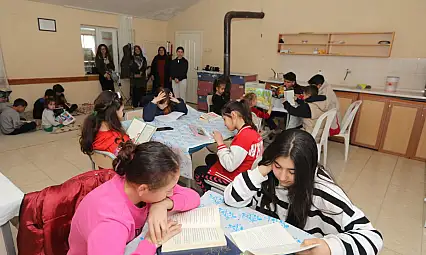 Büyükşehir'den Kırsaldaki Çocuklara Kitap Desteği