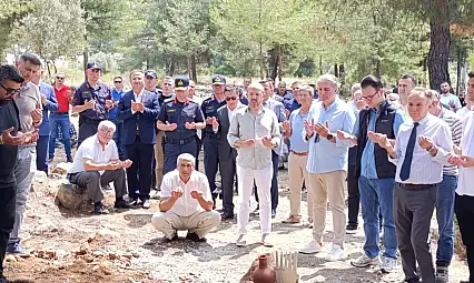 Depremde yaşamını yitiren 14 yaşındaki Afranur son yolculuğuna dualar ile uğurlandı