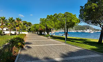 Fethiye Belediyesi'nden Göcek Sahiline Modern Dokunuş