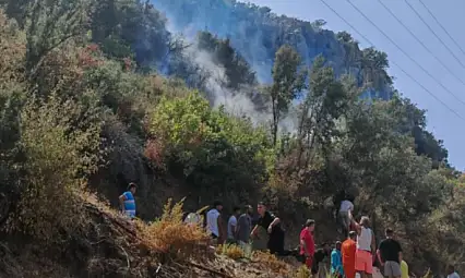 Fethiye'de korkutan orman yangını büyümeden kontrol altında