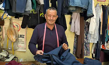 Fethiye'de Terzilerde Yoğunluk: Vatandaş Yeni Almak Yerine Tadilatı Seçiyor