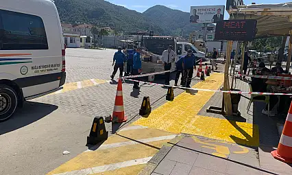 Fethiye Otogarı'nda yaya yolu çizgi çalışması yapılıyor