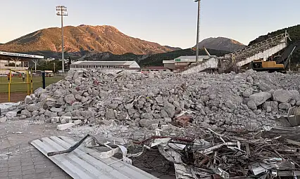 Fethiyespor'un Betonarme Tribünü Yıkıldı