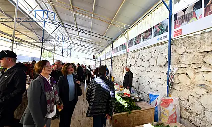 Oymak, 'Üreten Eller' Sergisini İnceledi