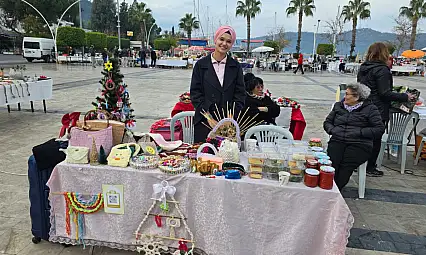 Yeni Yıl Pazarı'nda el emeği ürünler ilgi görüyor