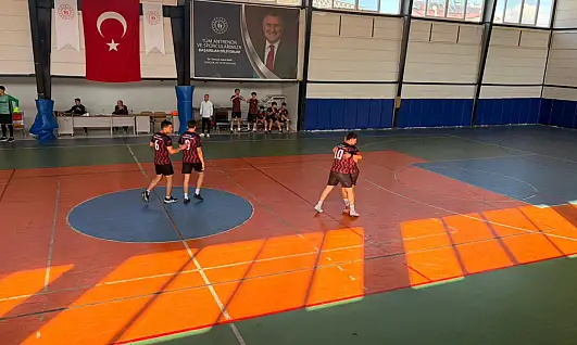 Futsal Turnuvasında 18 okul mücadele ediyor