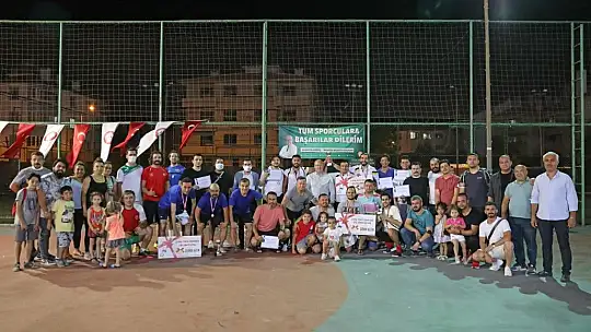 Ayak Tenisi Turnuvası'nda Ödüller Sahiplerini Buldu