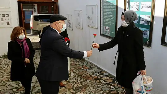 Başkan Gümüş, kadın çalışanlar ve vatandaşlarla biraraya geldi