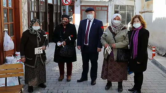 Başkan Gümüş, kadın çalışanlar ve vatandaşlarla biraraya geldi