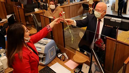 Başkan Gümüş, kadın çalışanlar ve vatandaşlarla biraraya geldi