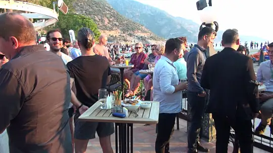 Festivale açılış kokteyli