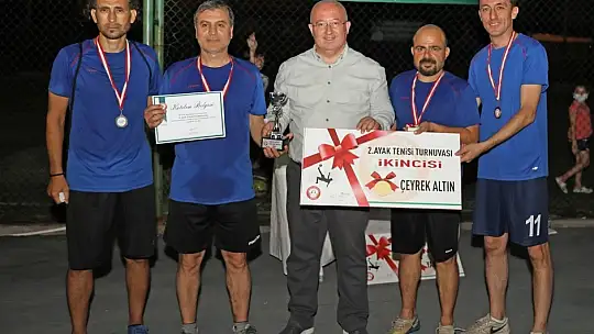 Ayak Tenisi Turnuvası'nda Ödüller Sahiplerini Buldu