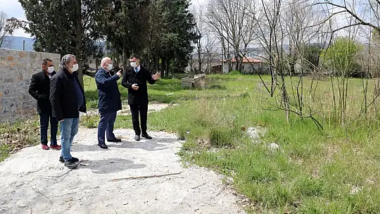 Başkan Gümüş, restorasyonu süren Narlı Kahvesinde incelemelerde bulundu