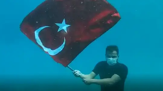 Dalgıç Bulut, 'Bayrağımızı suyun altında da dalgalandırdık'