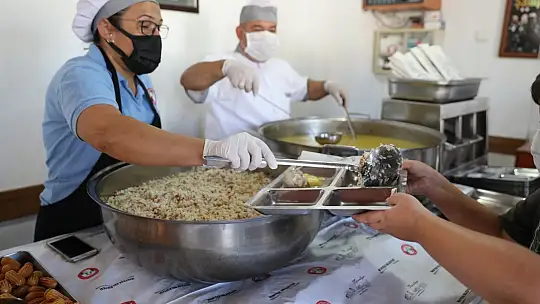 Menteşe Belediyesinden Özel Öğrencilere Ücretsiz Yemek