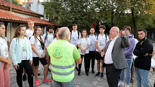 Avrupalı Bisikletçiler, Menteşe'de Zeybek Oynadı