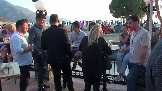 Festivale açılış kokteyli