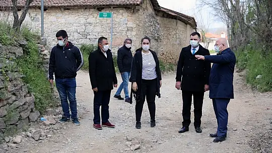 Başkan Gümüş, restorasyonu süren Narlı Kahvesinde incelemelerde bulundu