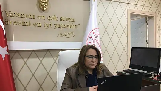 Öğrenciler karnelerini evde aldılar