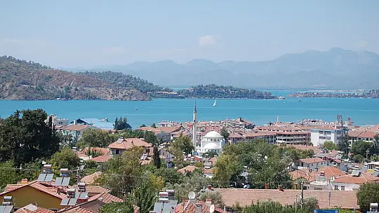 ESNAFLAR FETHİYE'NİN İL OLMASINI İSTİYOR