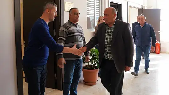 BAŞKAN OTGÖZ, 2022 YILININ SON İŞ GÜNÜNDE PERSONELİN YENİ YILINI KUTLADI