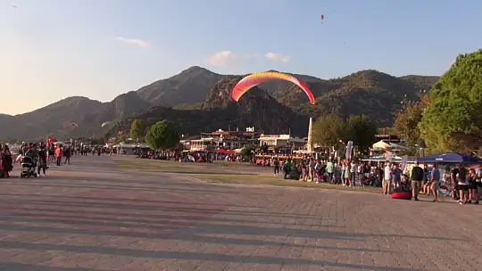 Festivale açılış kokteyli