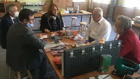 Okul müdürlerinden sorunlar hakkında bilgi aldı