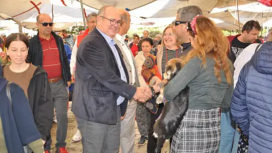 Demir, 'halkın içinde olan bir siyasetçiyim'