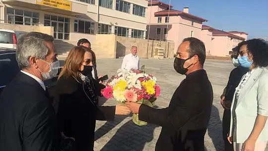 Okul müdürlerinden sorunlar hakkında bilgi aldı