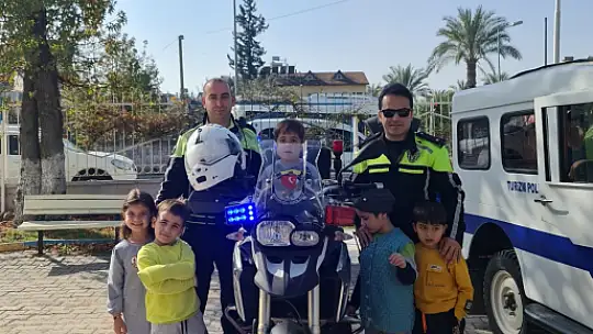 ANADOLU ÖĞRENCİLERİNE POLİSLİK MESLEĞİ TANITILDI