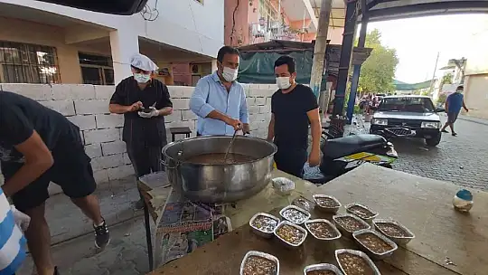 Muhtarlardan aşure etkinliği