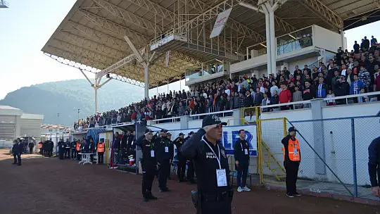 90 DAKİKALIK ZORLU MÜCADELEDE PUANLAR PAYLAŞILDI