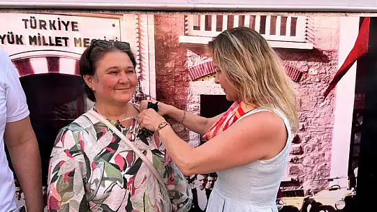 CHP Fethiye'de rozet takma töreni yapıldı