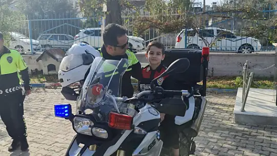 ANADOLU ÖĞRENCİLERİNE POLİSLİK MESLEĞİ TANITILDI