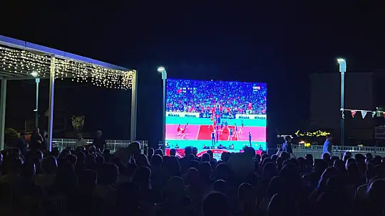 Final Heyecanı Menteşe Kent Meydanı'nda Yaşandı