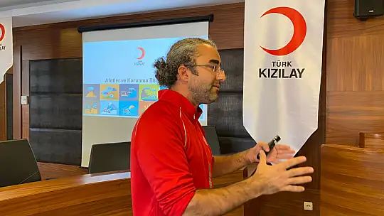 KIZILAY'DAN AFET GÖNÜLLÜLERİ EĞİTİM PROJESİ