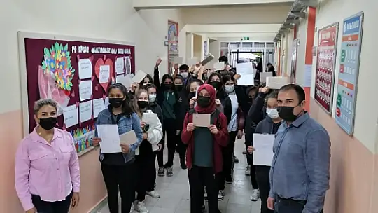 Eşen Anadolu Lisesi öğrencilerinden Şehit öğretmenlerin ailelerine mektup ve şiir