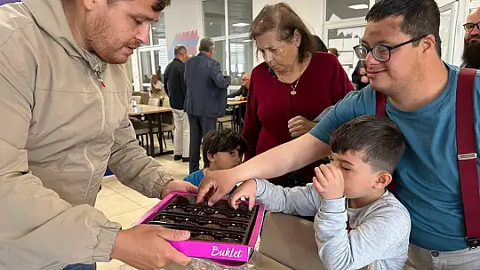 Milletvekili Adayı Yakup Otgöz, Depremzedeler İle Bayramlaştı