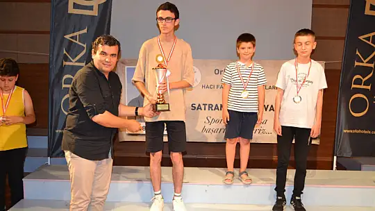 Faik Torunoğulları, Satranç Turnuvasında Ödüller Sahiplerini Buldu
