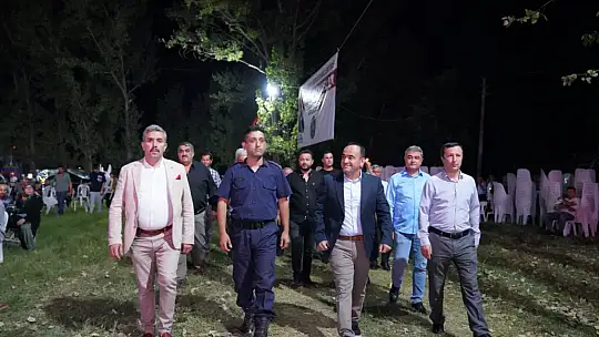 Ahmet Şafak Sevilen Şarkılarını Seydikemer'de Seslendirdi 