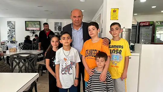 Milletvekili Adayı Yakup Otgöz, Depremzedeler İle Bayramlaştı