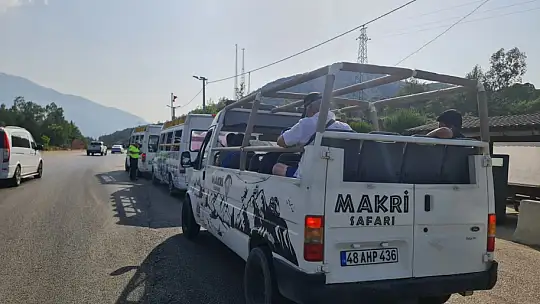 Trafik Polislerinden Safari Araç Denetimleri Devam Ediyor