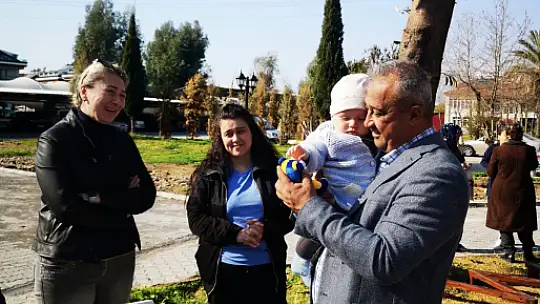 İYİ PARTİ YÖNETİM KURULUNDAN DEPREMZEDELERE ZİYARET