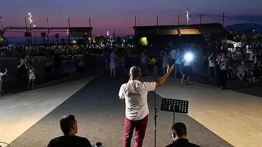 Müzikli Fethiye Akşamları Adem Kazan ile devam etti